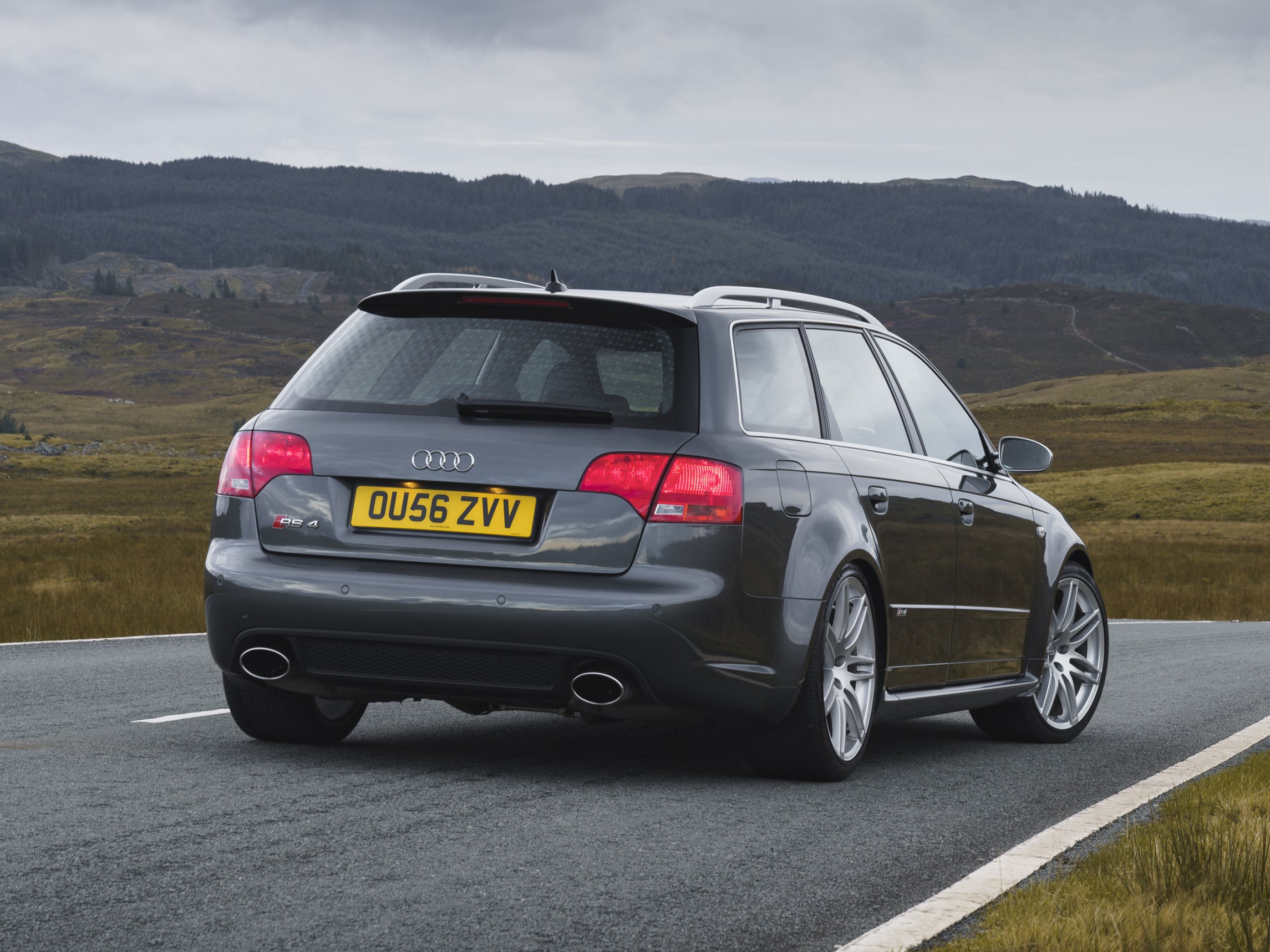 Audi RS4 Avant 420hp (Manual)